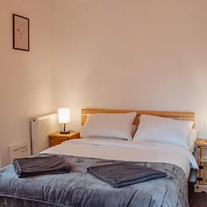 Spacious Flat With Free Parking Harrogate